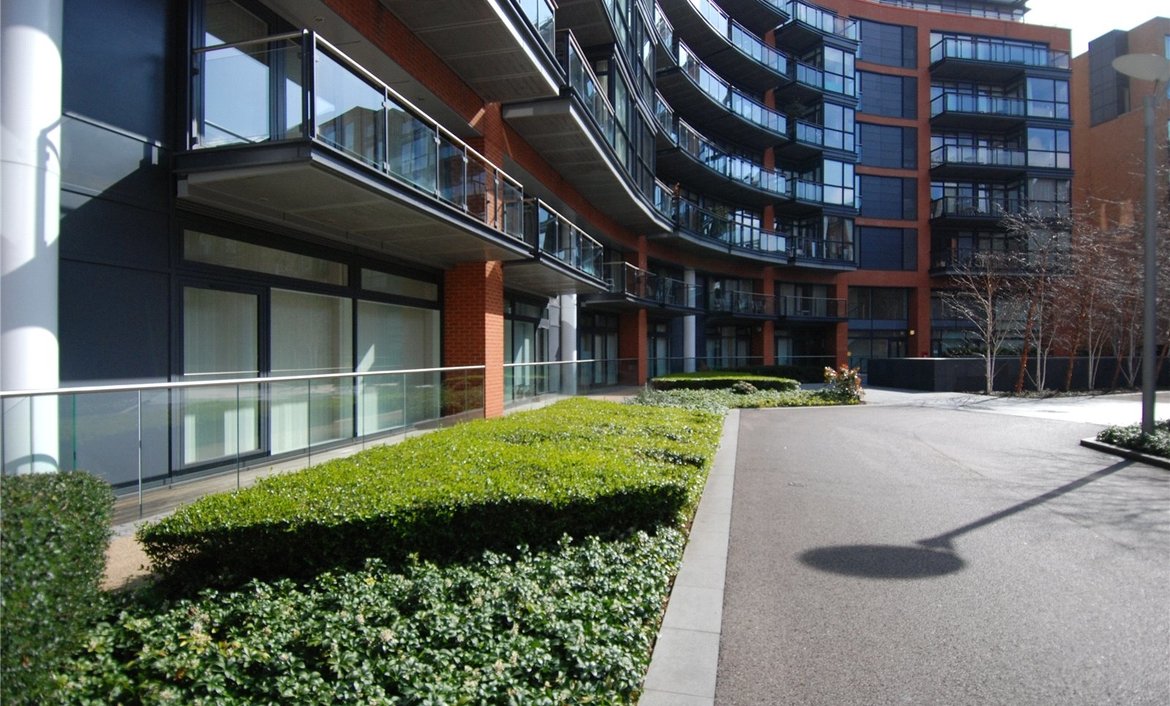 Apartments In Grosvenor Waterside Chelsea Mylondonhome Grosvenor Waterside Apartments Chelsea Se1