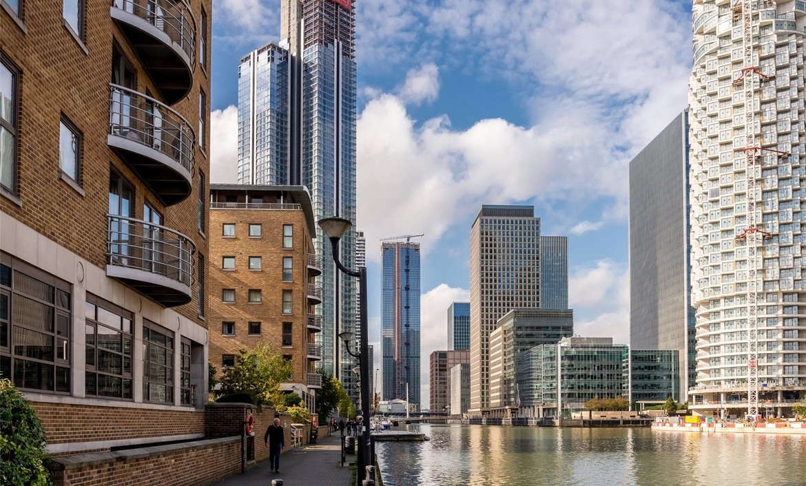 1 Bedroom Property available For Sale